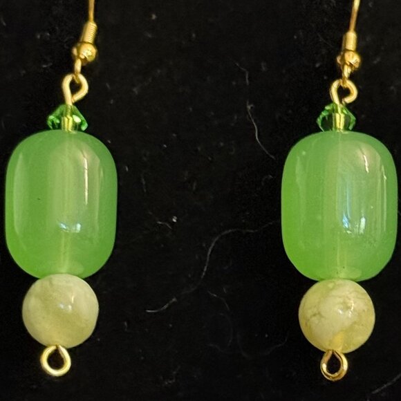 Green Aventurine Barrel Bead Pierced Earrings - Picture 3 of 4